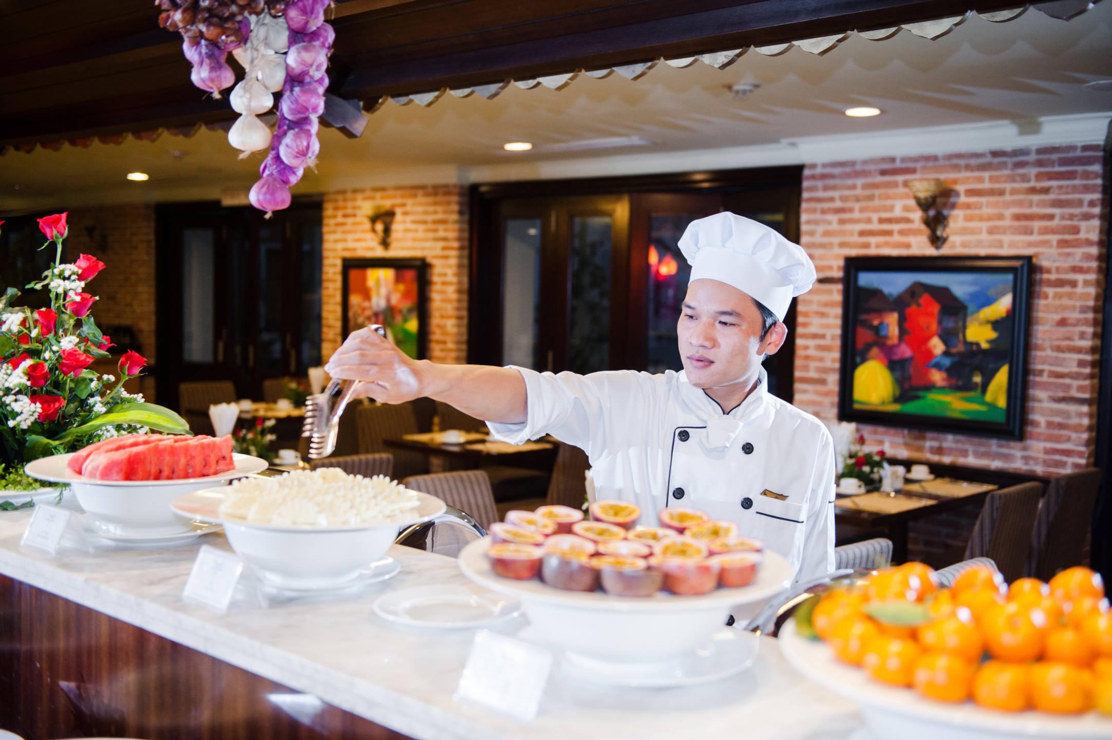 Muong Thanh Holiday Hue Hotel מראה חיצוני תמונה
