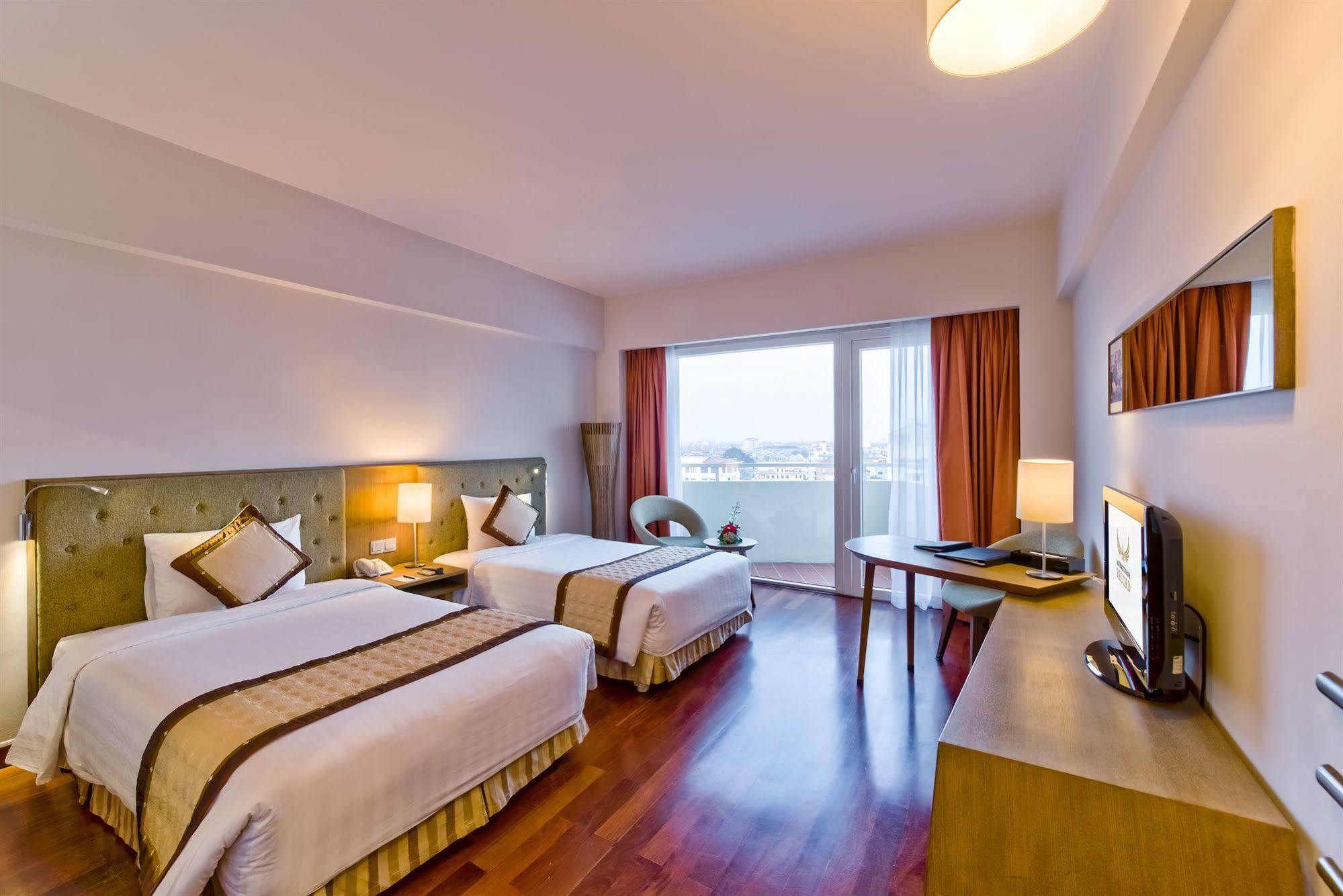 Muong Thanh Holiday Hue Hotel מראה חיצוני תמונה