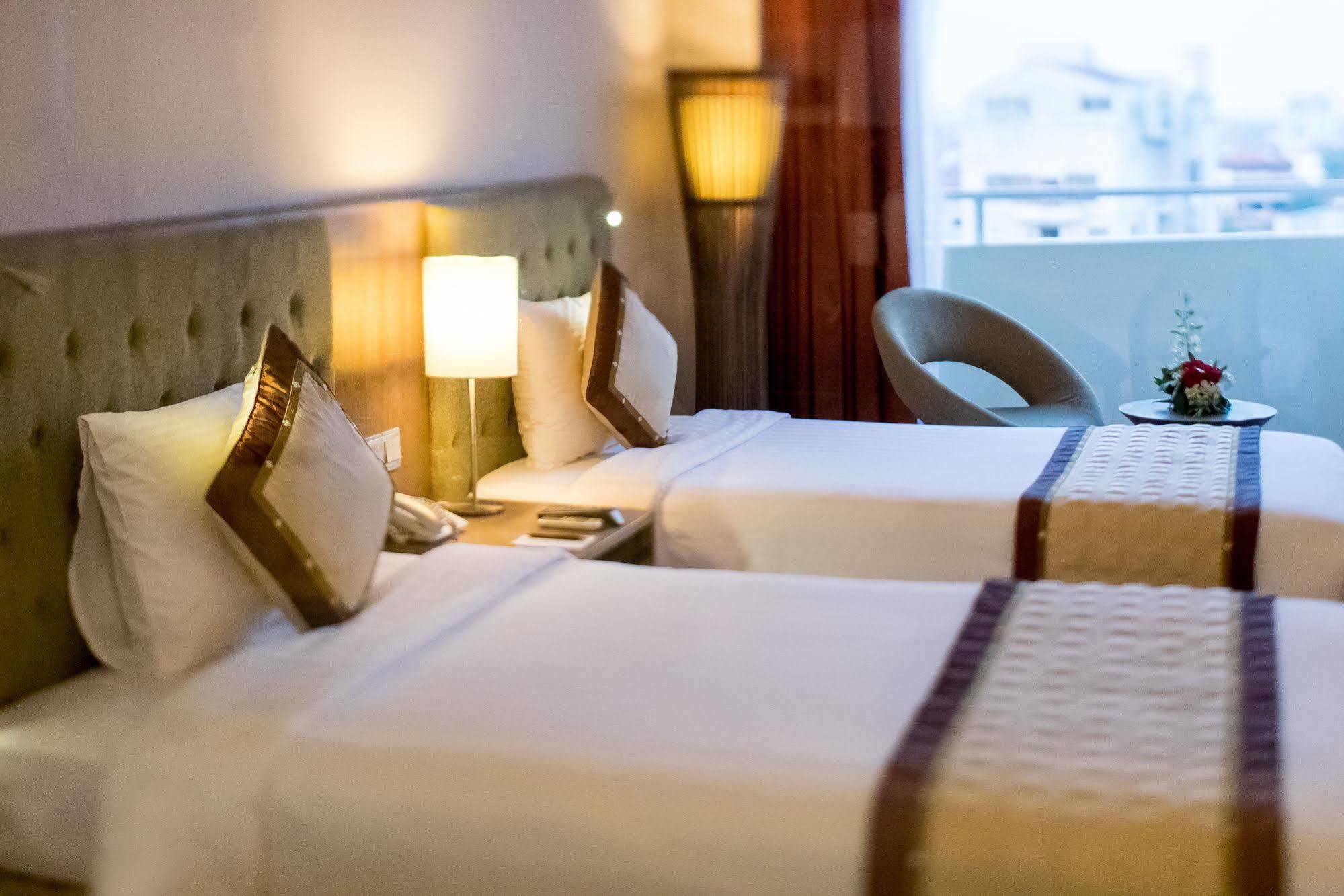 Muong Thanh Holiday Hue Hotel מראה חיצוני תמונה